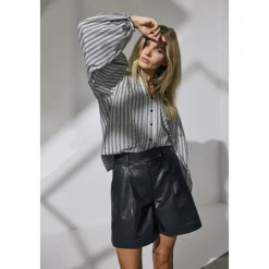 Chic Sort og Hvid V-Shirt Dame Bluser & Skjorter