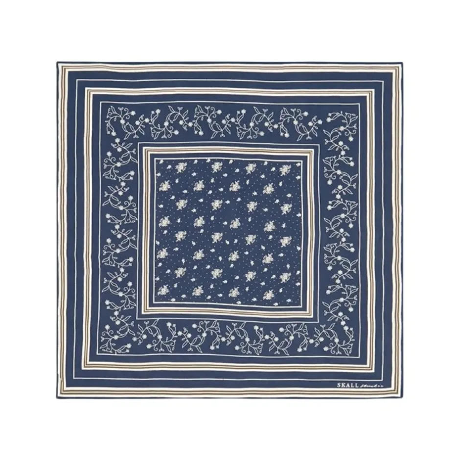 New Classic Scarf Halstørklæder Og Tørklæder