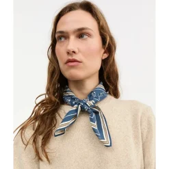 New Classic Scarf Halstørklæder Og Tørklæder