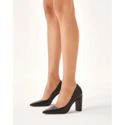 Clearance læderpumper med en stabil hæl.Dette produkt er lille i størrelsen. Dame Pumps